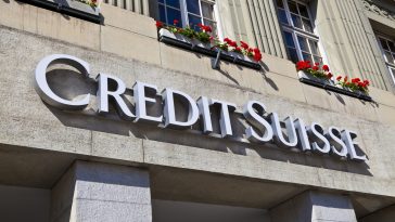 Le patron de Credit Suisse démissionne pour avoir enfreint les règles de covidage - Burzovnisvet.cz - Actions, bourse, forex, matières premières, IPO, obligations